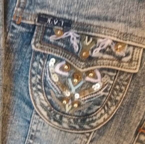 Jean jacket - Picture 2 of 5